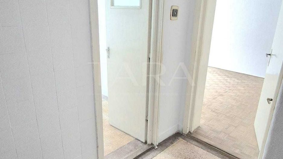 Apartament 2 camere-parter inalt. Piata Abator - Poză 7
