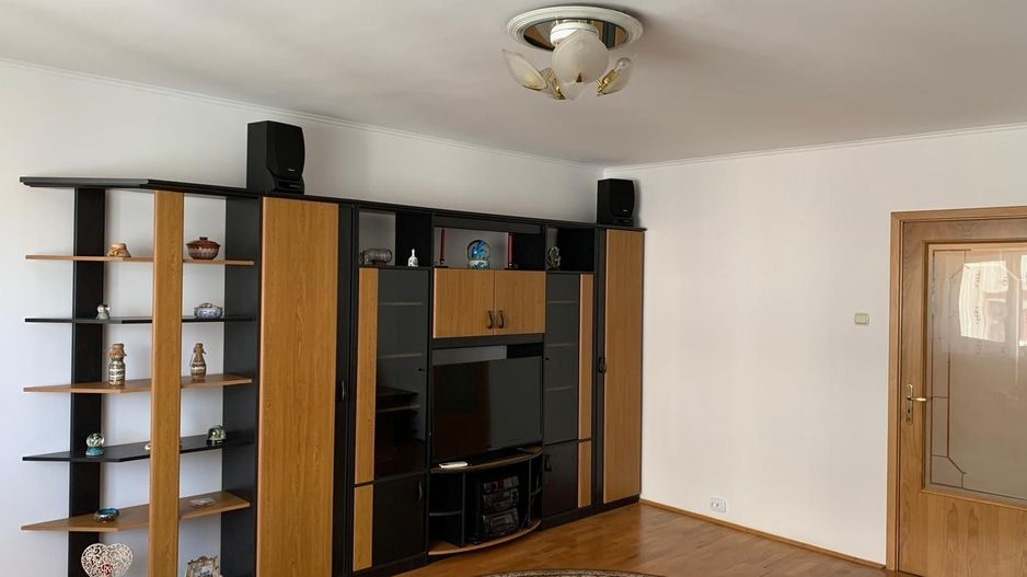 De Inchiriat Apartament  3 camere Unirii - Camera de Comert sect.4 - Poză 4