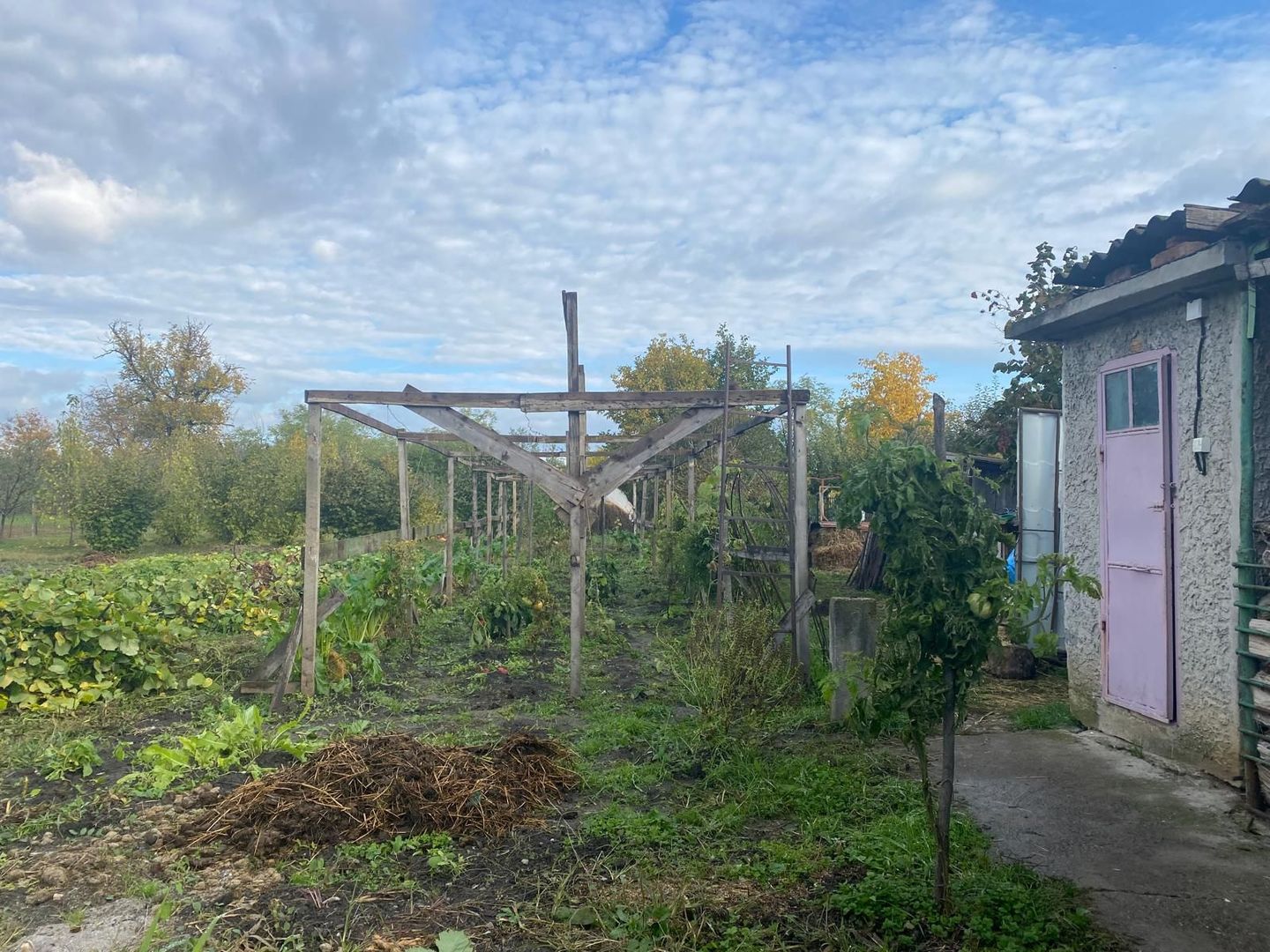 Vanzare casă cu teren generos în Săcueni, la 15 minute de Târgoviște - Poză 21