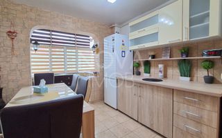Apartament de inchiriat 3 camere etajul 4, cu lift,  Zona Vasile Aaron - Poză 6
