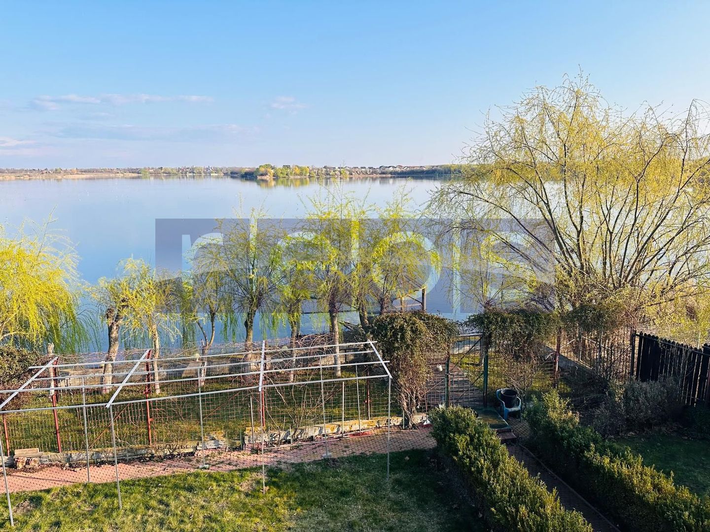 VILA DE VANZARE PE LAC | CREVEDIA | 7 CAMERE - Poză 33