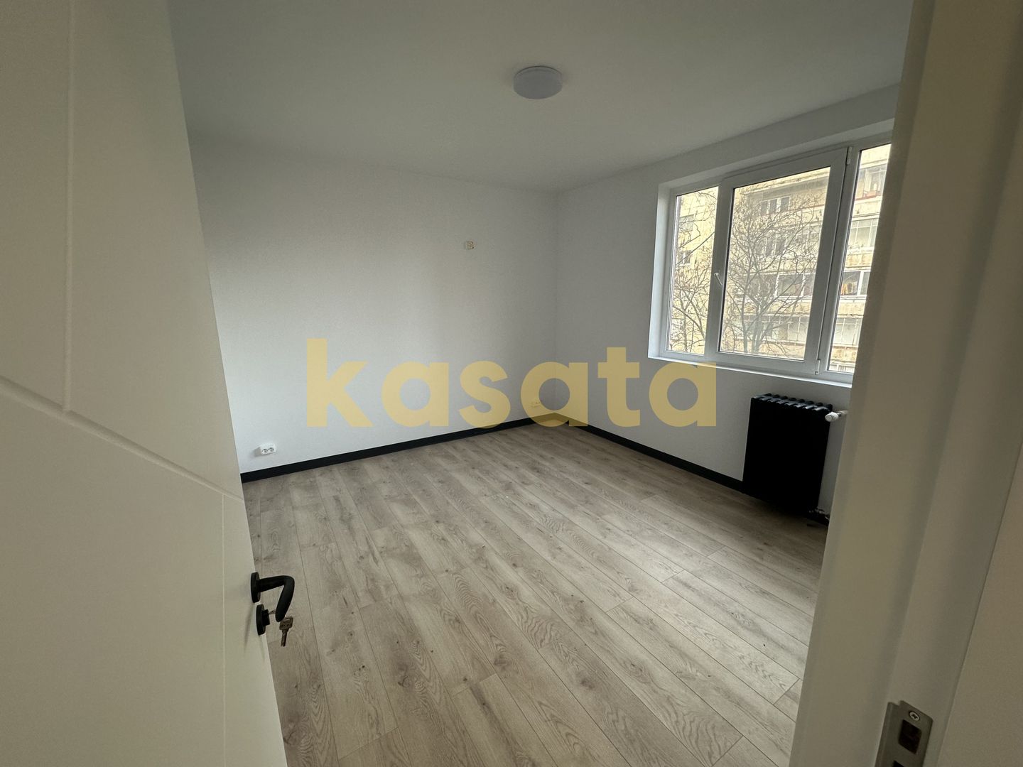 2 Camere | Etaj Intermediar | Renovare 2025 | Instalatii Noi - Poză 2