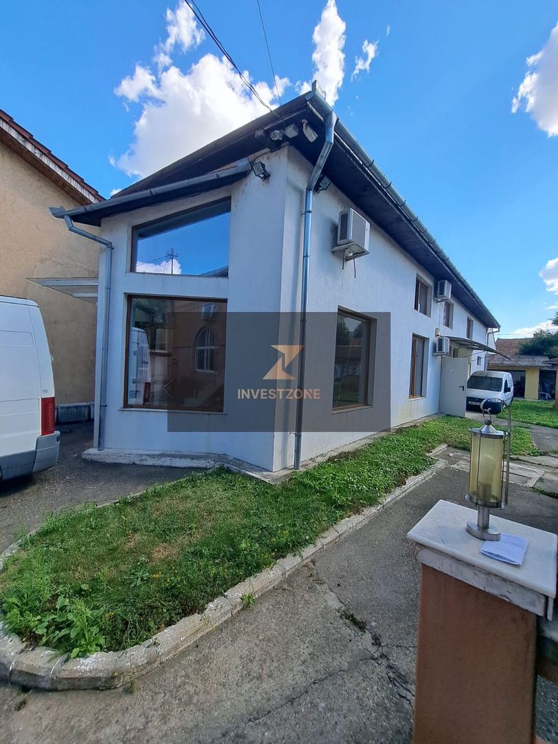 Proprietate 450 mp pe Calea Clujului cu teren de 787mp in Oradea - Poză 12