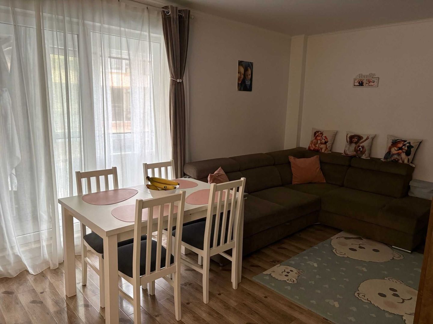 Apartament 3 camere, 2 balcoane, etaj intermediar - Poză 2