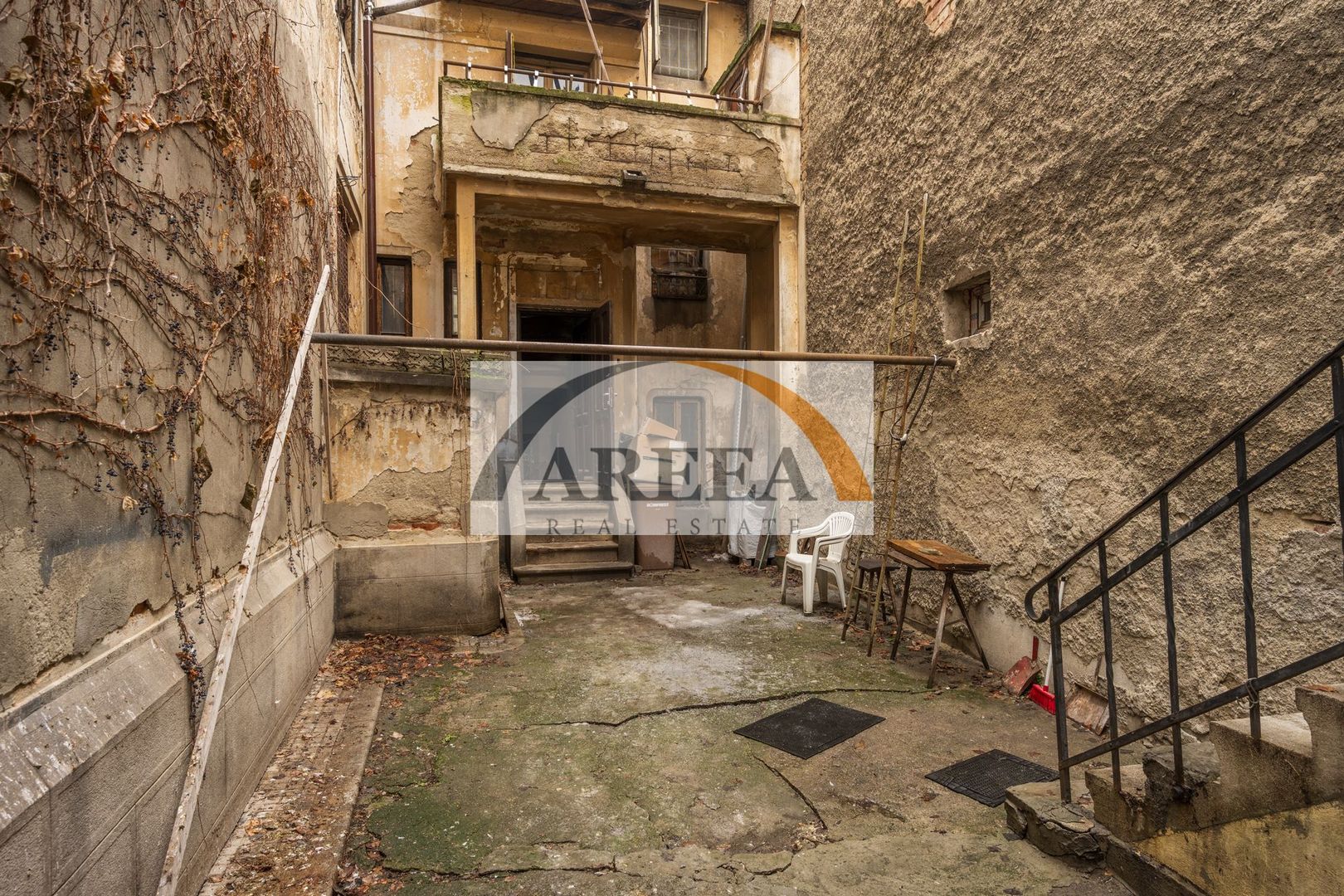 Ultracentral - zona Polona - 3 camere cu dependinte si GARAJ propriu - Poză 12