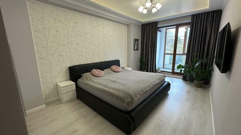 3 rooms apartment for sale | Aviatiei | 2 parking spaces - Poză 5