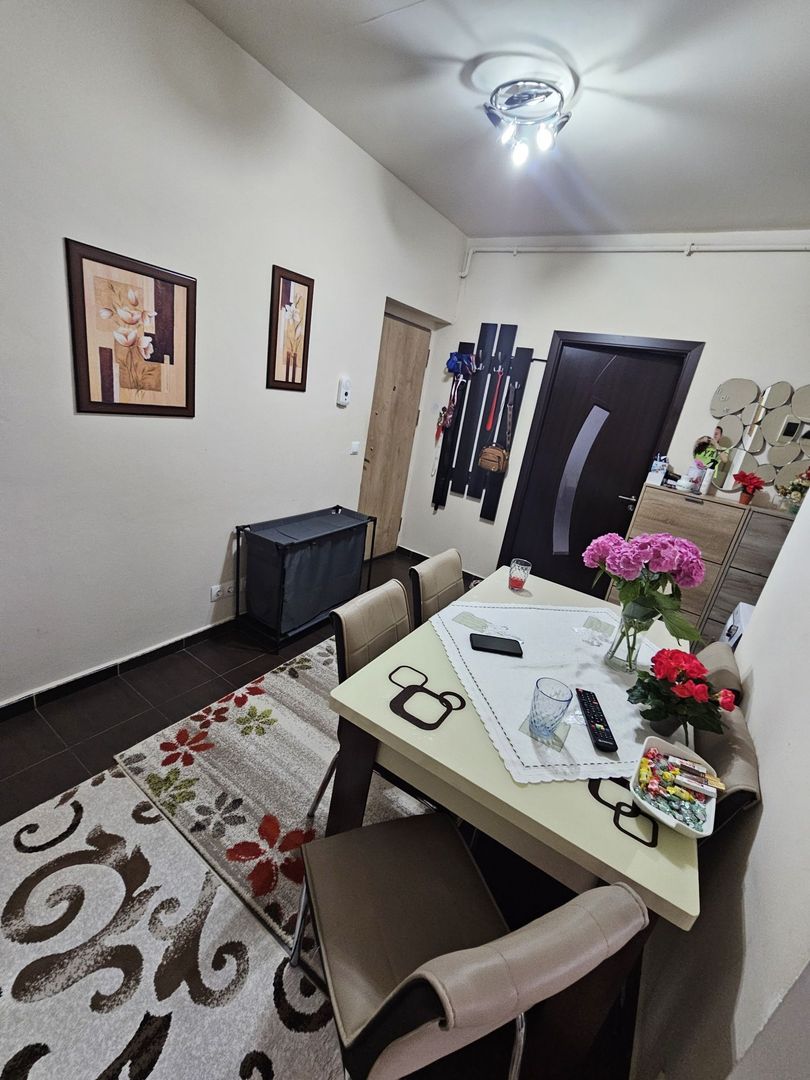 Vând apartament 2 camere decomandat - Poză 6