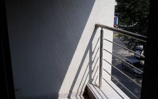 Garsonieră modernă, centrală proprie, 7 min metrou Lujerului - Poză 9