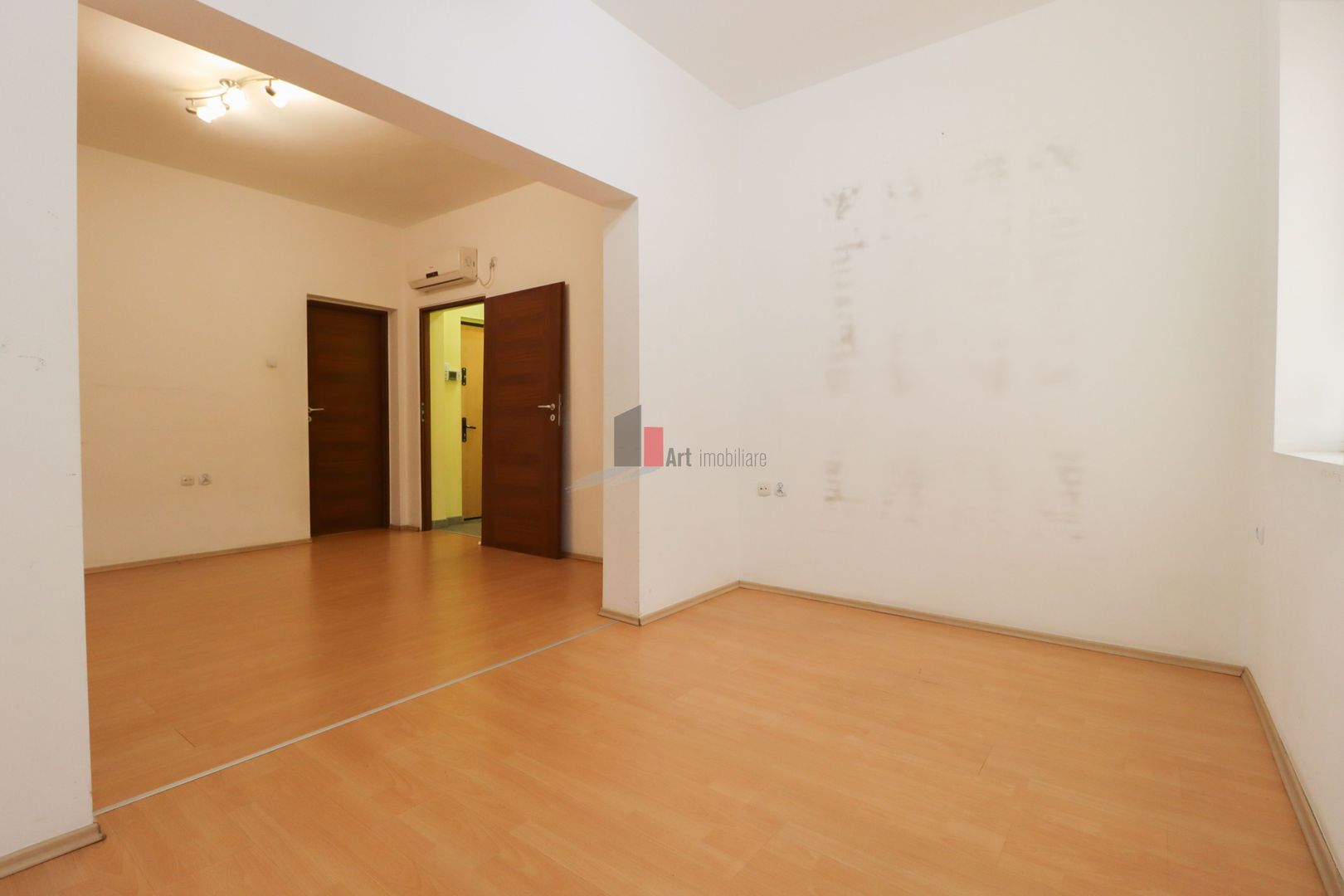 Spatiul "AVANOA", in vila CONSOLIDATA, 3-4 camere, FARA MENTENANTA - Poză 3