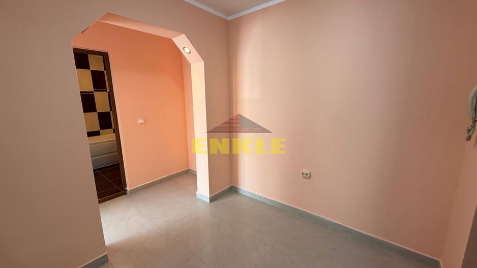 De vânzare apartament 2 camere decomandat – zona Liceului Sportiv - Poză 4