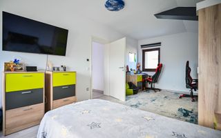 Casa individuală de vânzare Sânpetru, 5 camere, garaj, foișor, curte - Poză 13