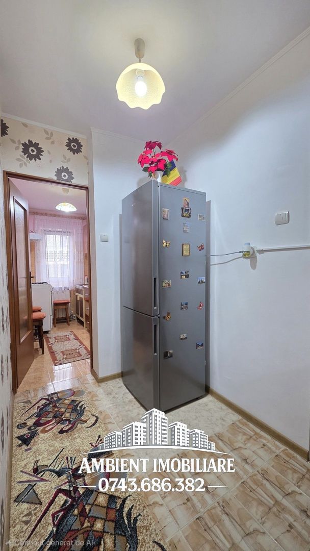 Apartament cu 3 camere, etaj 4, NEMOBILAT, zona CENTRU; - Poză 3
