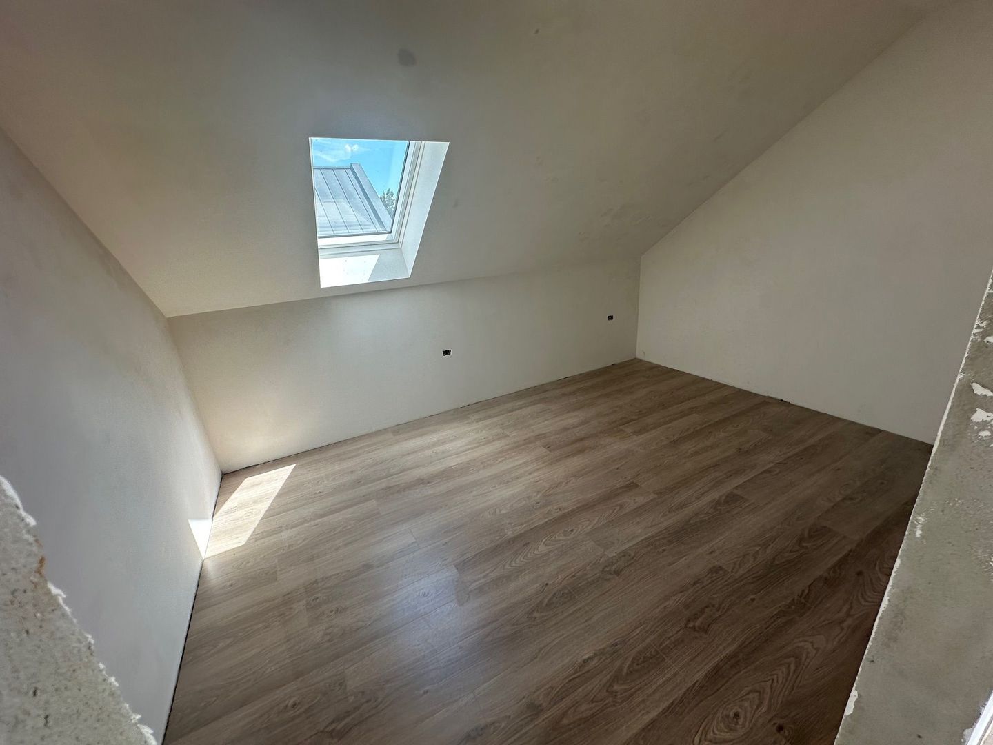 Apartment bloc nou cu lift si loc de parcare inclus - Poză 8