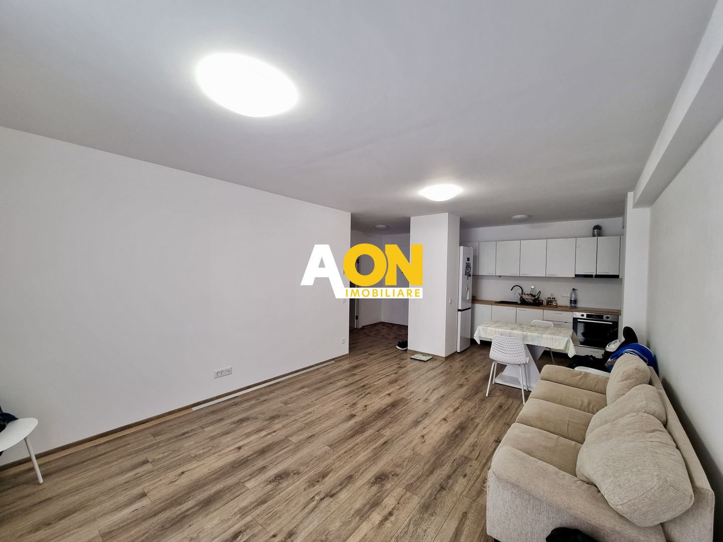 Apartament 2 camere, bloc nou, Cetate - Poză 1