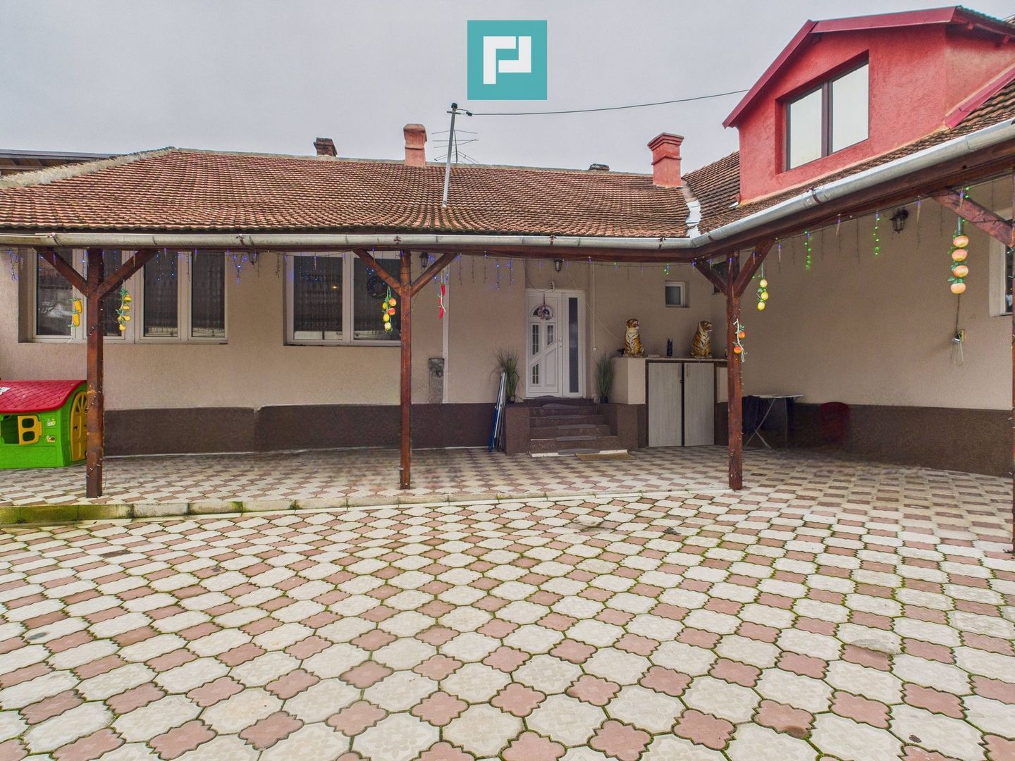 Două case, curte mare, lângă Castelul Huniazilor - Poză 32