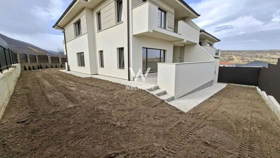 Casă individuală cu priveliște spectaculoasă catre Cisnădioara - Poză 3