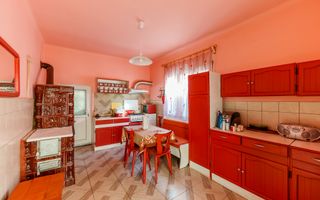 Casă deosebită, în centrul localității Târnova - Poză 8