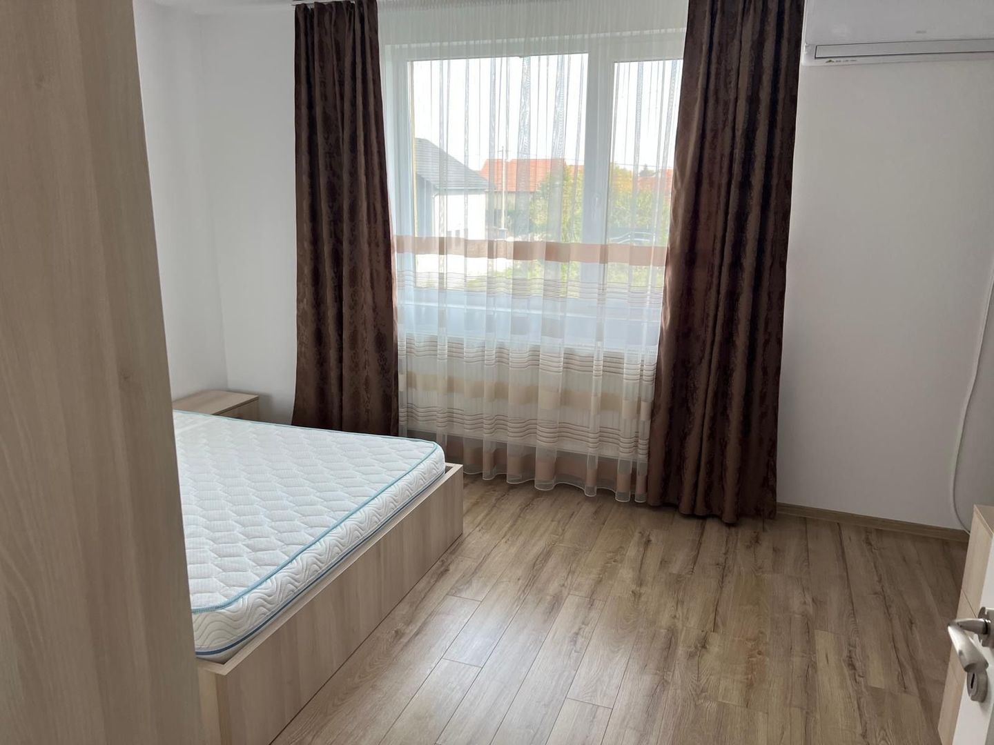 Duplex de închiriat în Dumbrăvița – 4 camere, 130 mp, teren 360 mp - Poză 12
