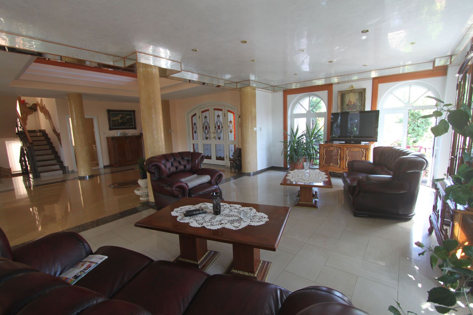 Casă / Vilă cu 8 camere de vânzare în zona Semicentral - Poză 6