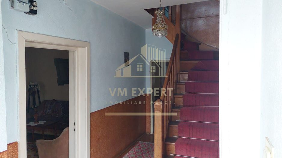 VILA 6 CAMERE, TEREN 300 MP, CAMPULUNG - Poză 4