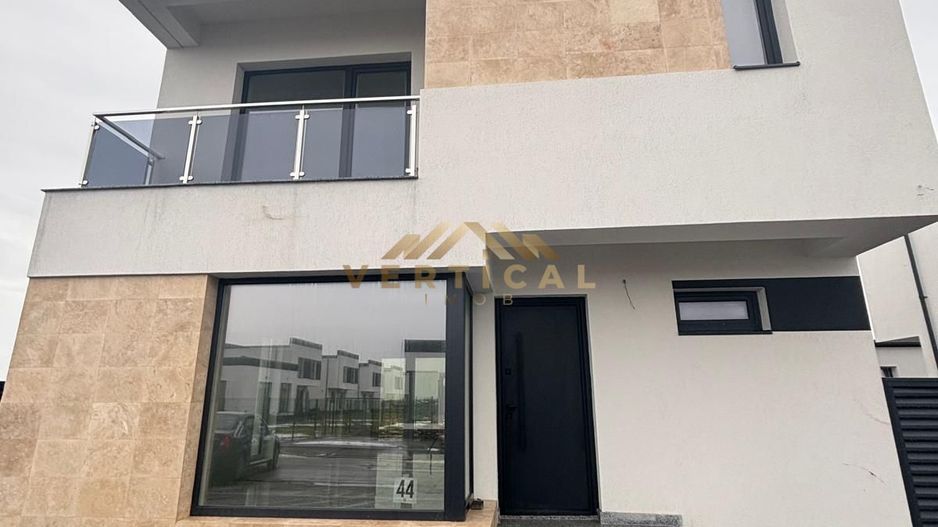 Locuință P+E modernă, 3 băi, teren generos de 323 mp - Poză 2