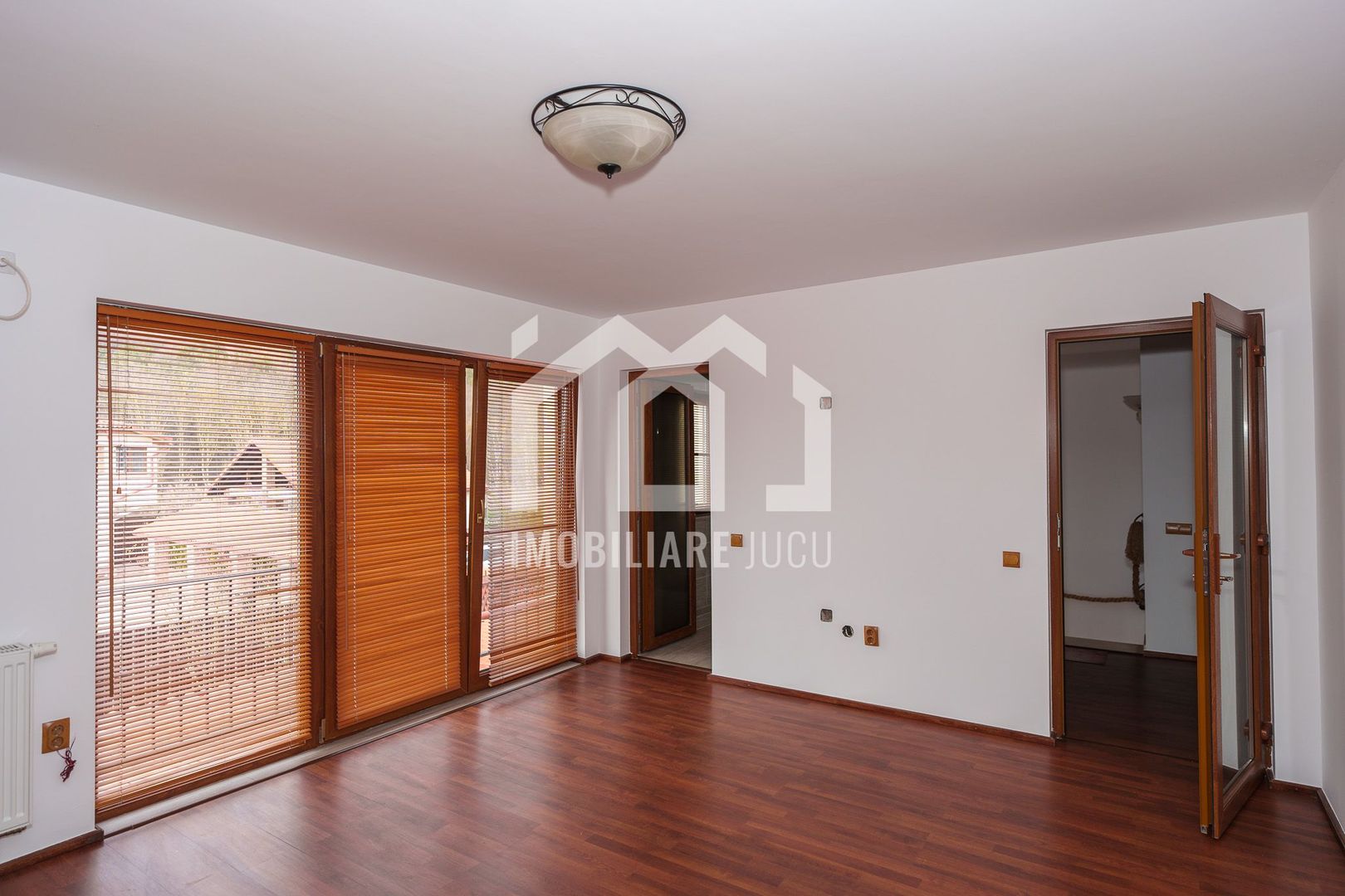 Clădire modernă cu spațiu multifuncțional de închiriat în Jucu de Mijl - Poză 10