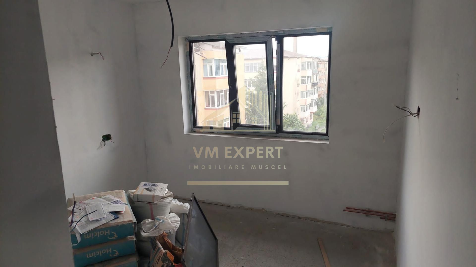 APARTAMENT 2 CAMERE, ETAJ 4, GRUI, CAMPULUNG - Poză 2