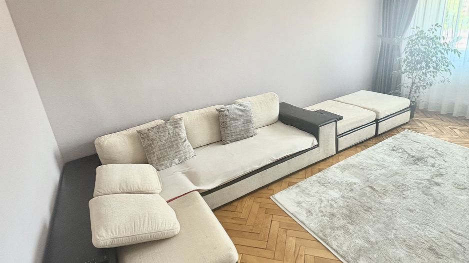 Apartament cu trei camere de vânzare, renovat complet, central - Poză 15