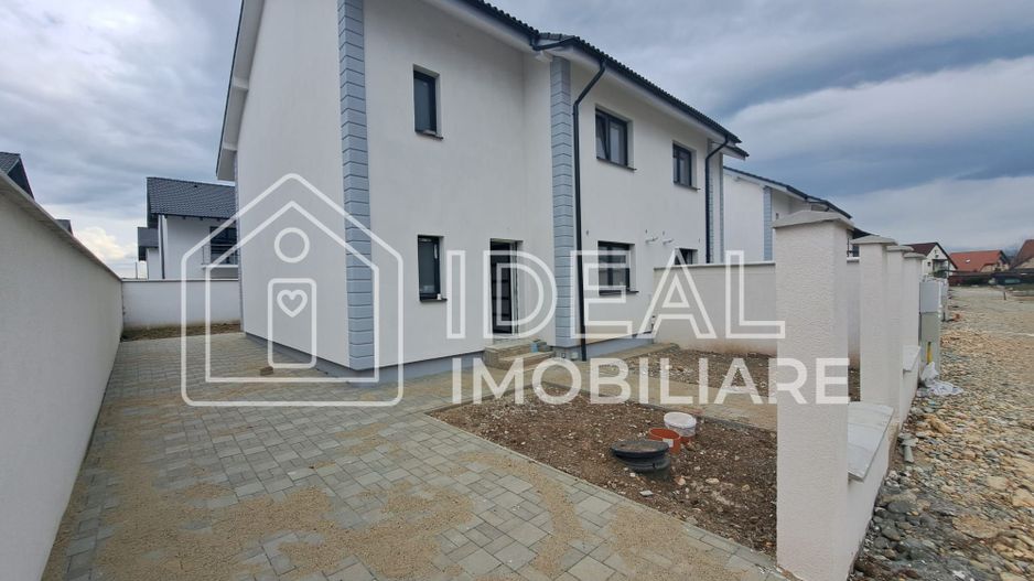 Duplex modern cu 4 camere in Selimbar, zona Triajului - Comision 0% - Poză 1