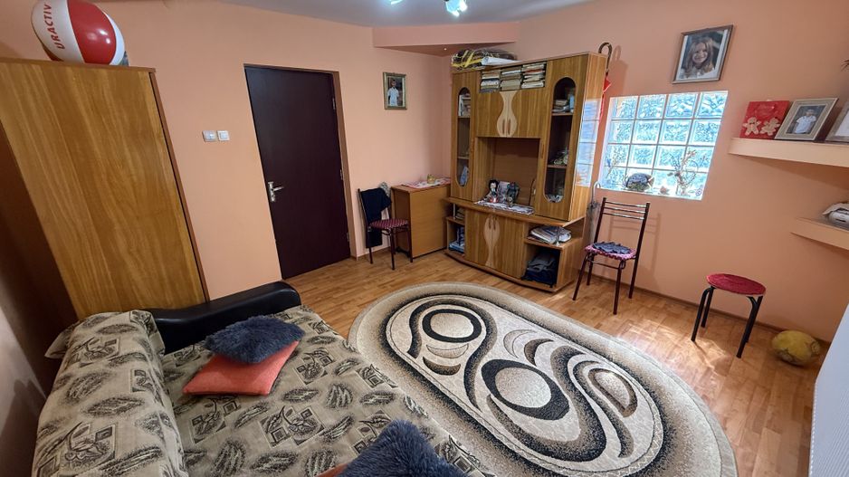 Vila construită in 2010 - P+1+pod - S=236 mp și curte 238 mp Campina! - Poză 12