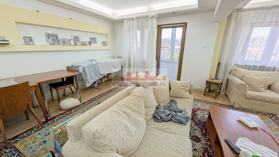 Vanzare Apartament 3 camere Curtea de Arges, Judetul ARGES - Poză 4