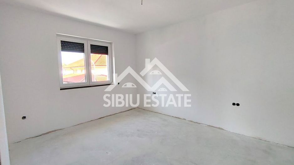 Casa cu garaj si pivnita, in Selimbar, SIbiu - Poză 12