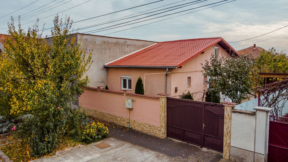 Casă cu 2 camere în Bujac - Poză 3