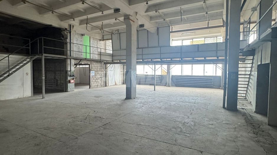 Spațiu comercial versatil în zona centrală - Poză 3