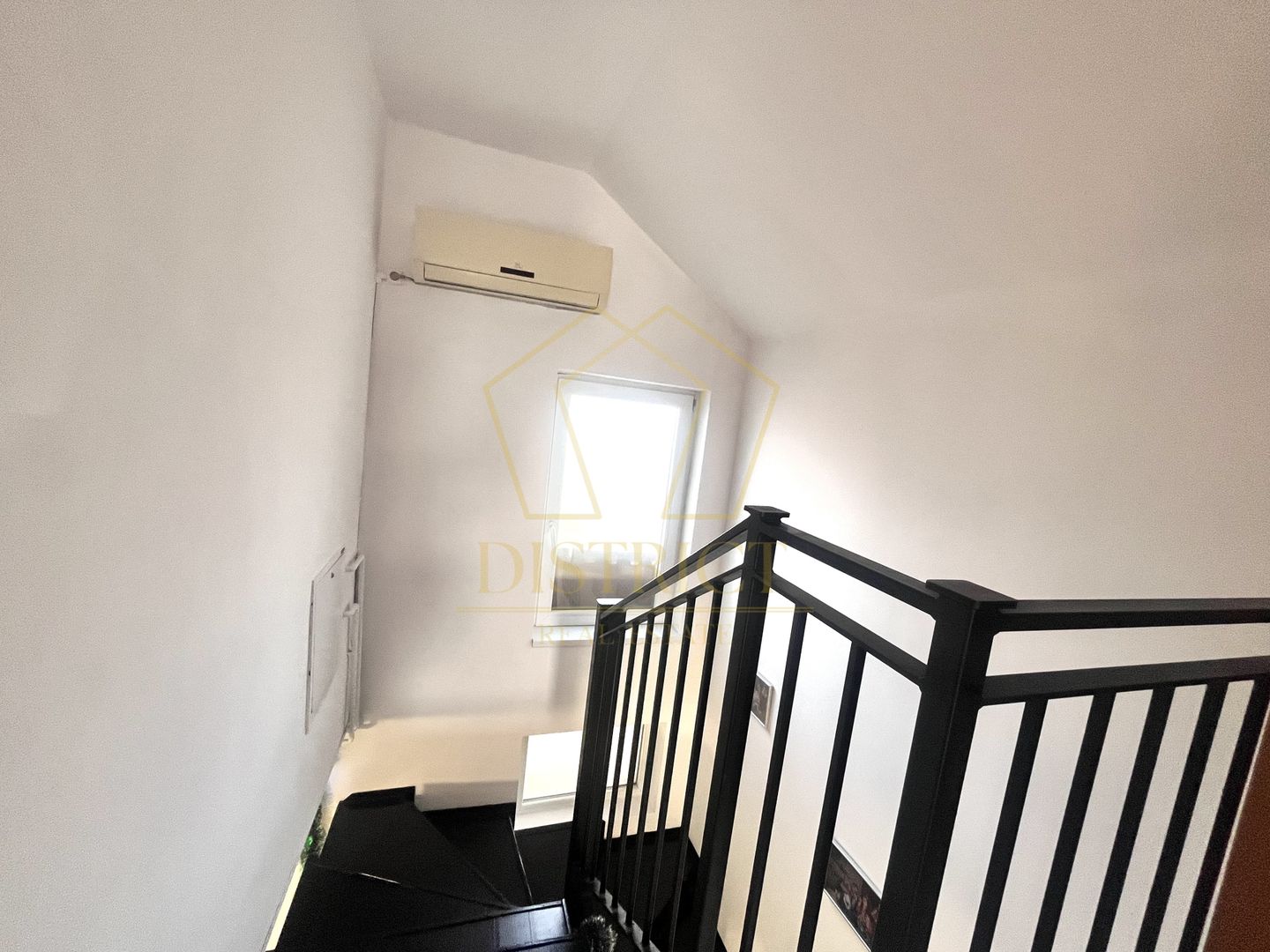 Casa individuala cu 3 camere si garaj I Giroc - Poză 6