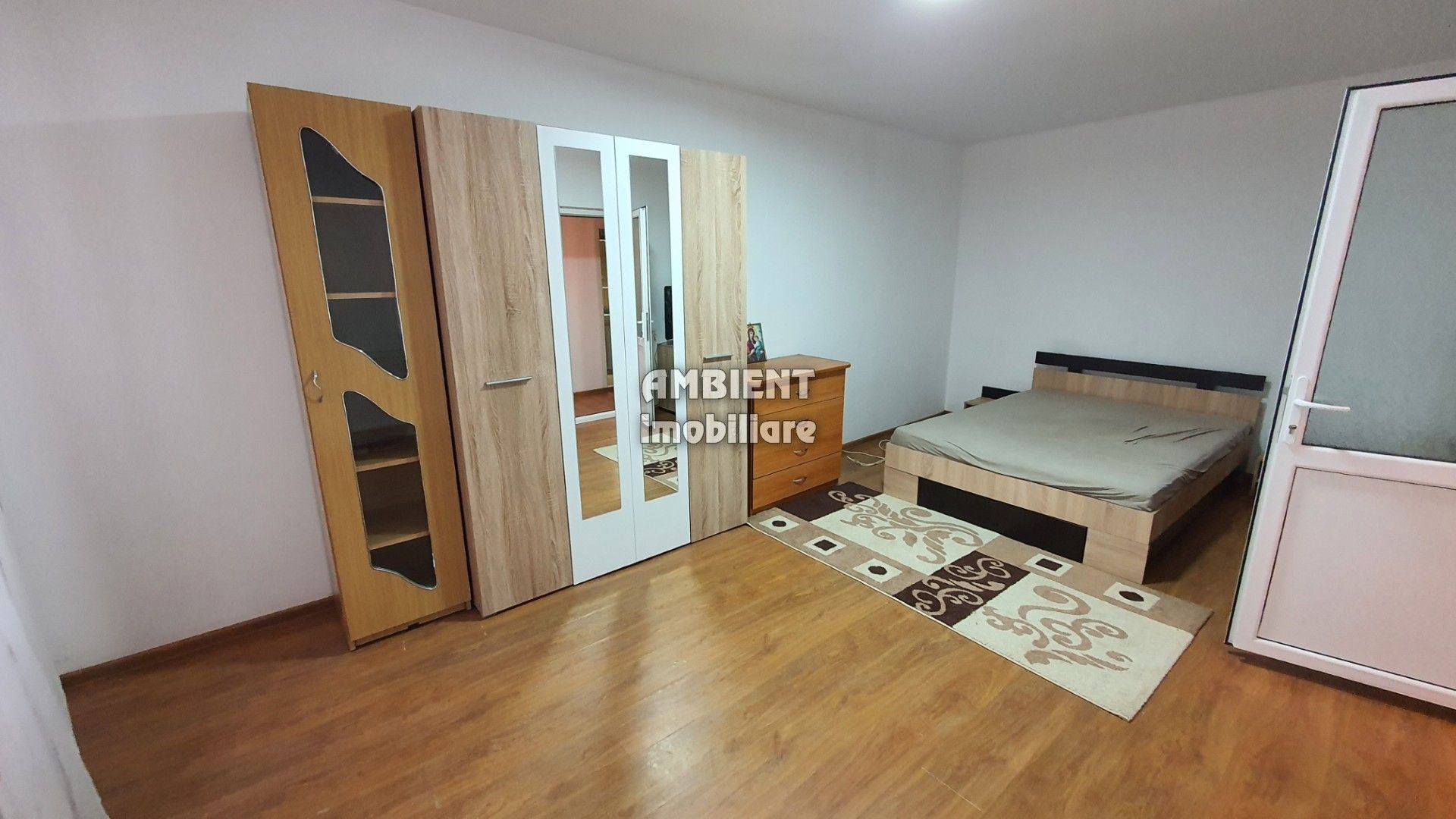 Apartament cu 1 camera, mobilat și utilat, zona TRAIAN; - Poză 1