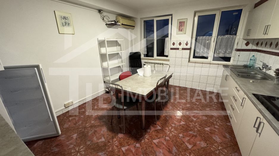 Apartament de 5 camere, 135mp, zona Petrom - Poză 11