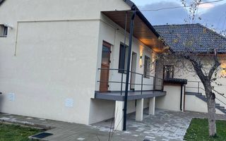 Casa recent renovata in zona centrala - cu loc de parcare si garaj - Poză 5