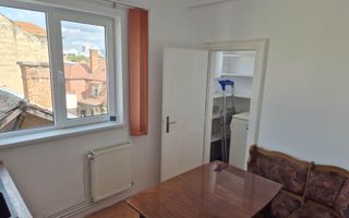 Garsoniera cu suprafata de 45mp,in zona centrala - Poză 7
