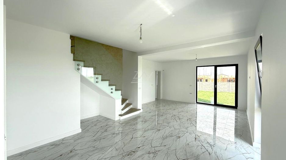 Duplex finalizat despartit prin camera tehnica. 3 dormitoare. 2 balcoane. - Poză 1