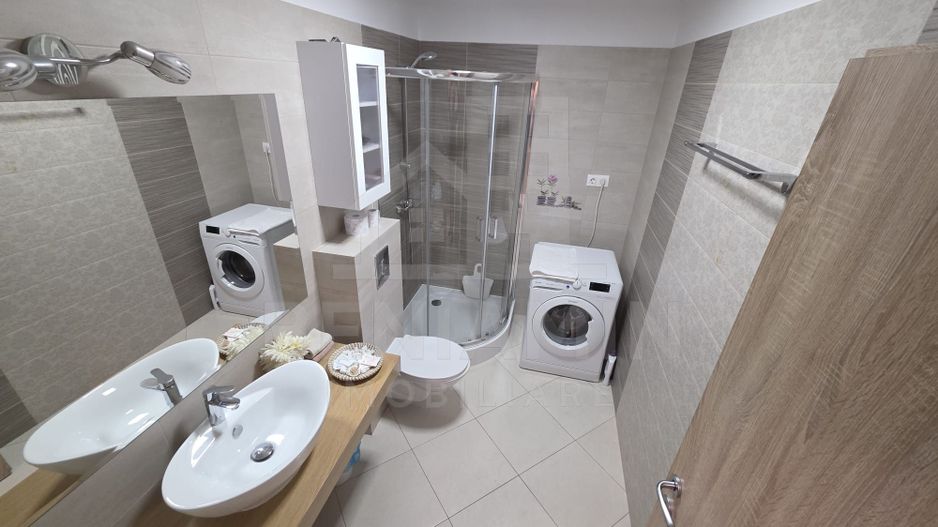 Garsoniera decomandata spatioasa Tractorul Coresi 52mp parter - Poză 4