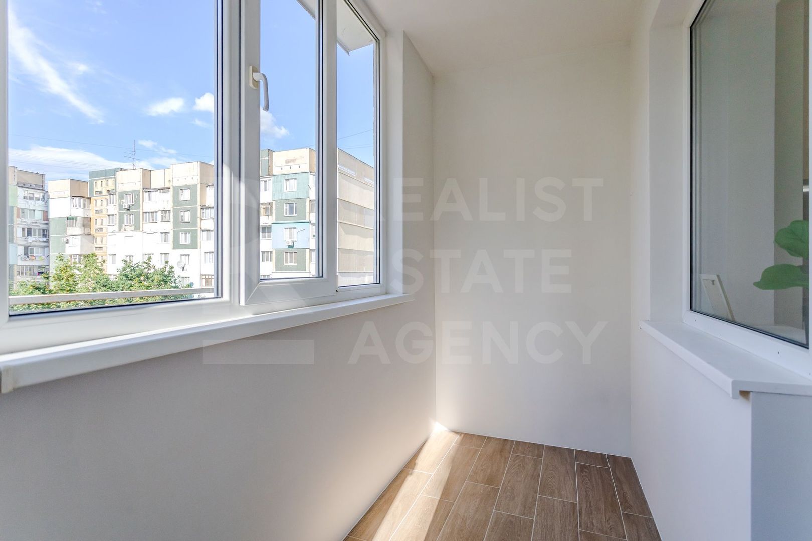 Vânzare, apartament 2 camere, str. Ion Dumeniuc, Ciocana - Poză 3