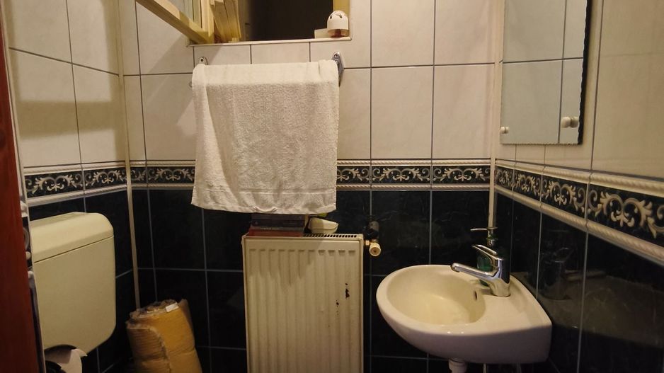 Apartament cu 3 camere, et1 , 90 mp la casă zona Centrala - Poză 8