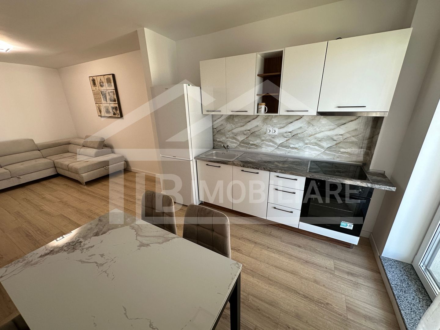 Apartament cu 3 camere, 63mp, parcare, Zona Maurer Residence - Poză 2