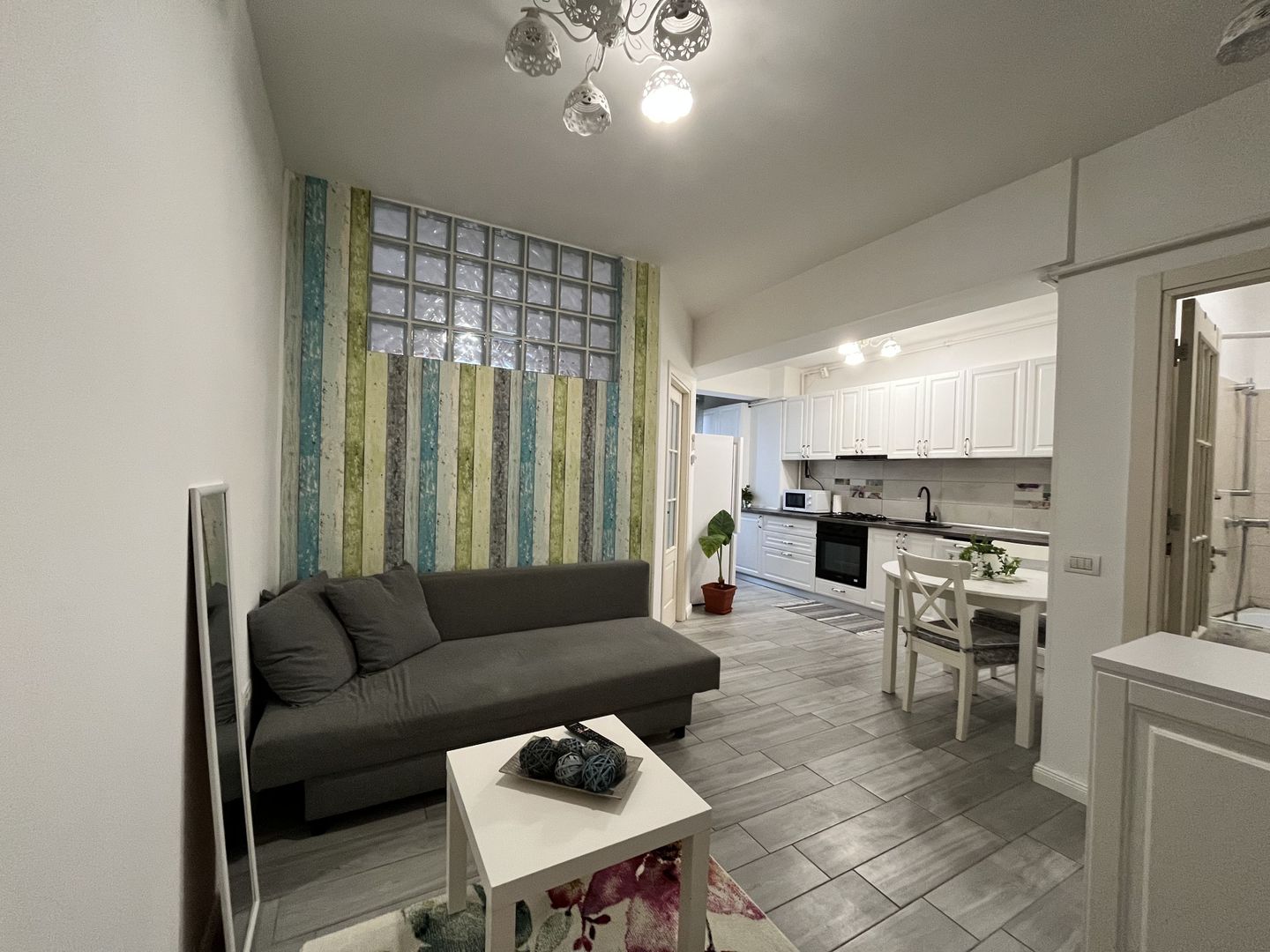 Studio bine compartimentat, parcare, complet mobilat, renovat, mutare imediata - Poză 1