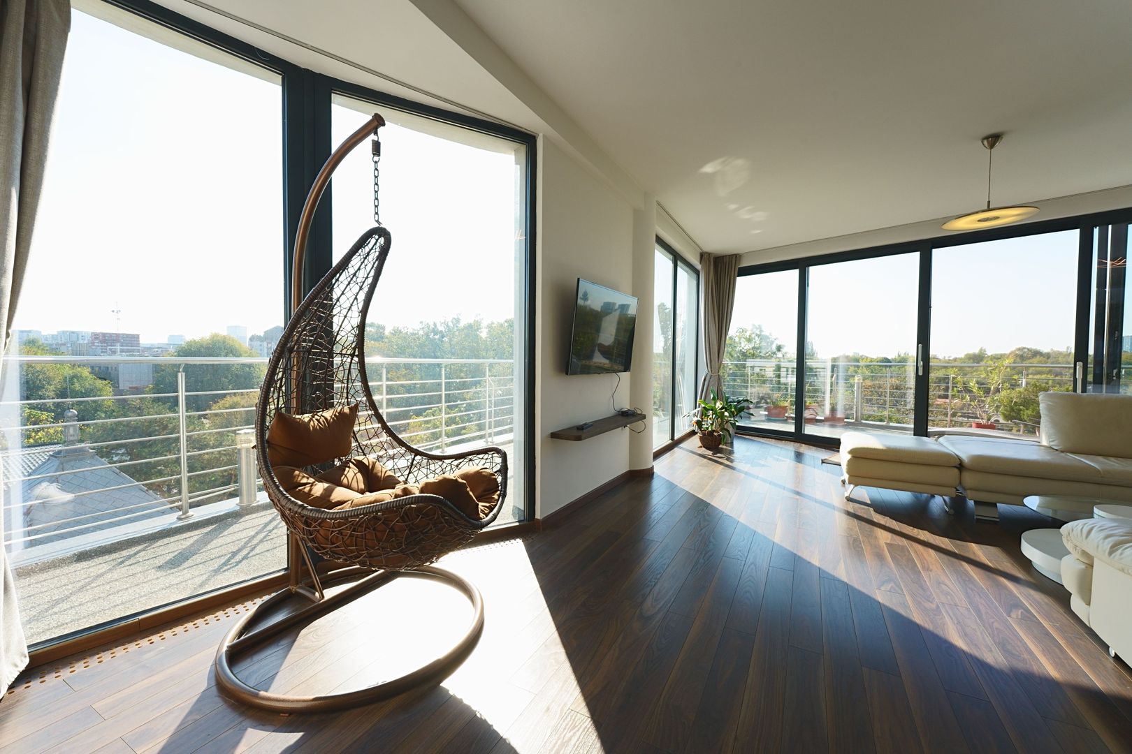 Panoramic View to Herastrau Lake, 5 rooms apartment - Poză 3