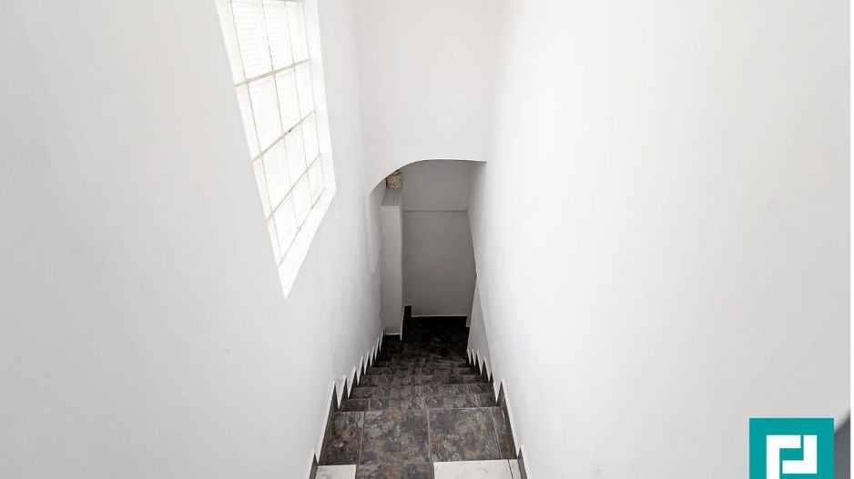 Proprietate cu 5 camere Aurel Vlaicu - Poză 15