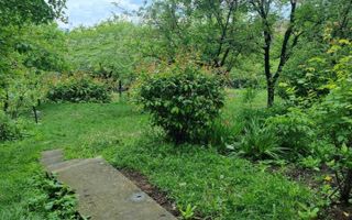 Ultracentral, 3 camere în vila interrbelica, cu grădină si curte! - Poză 1