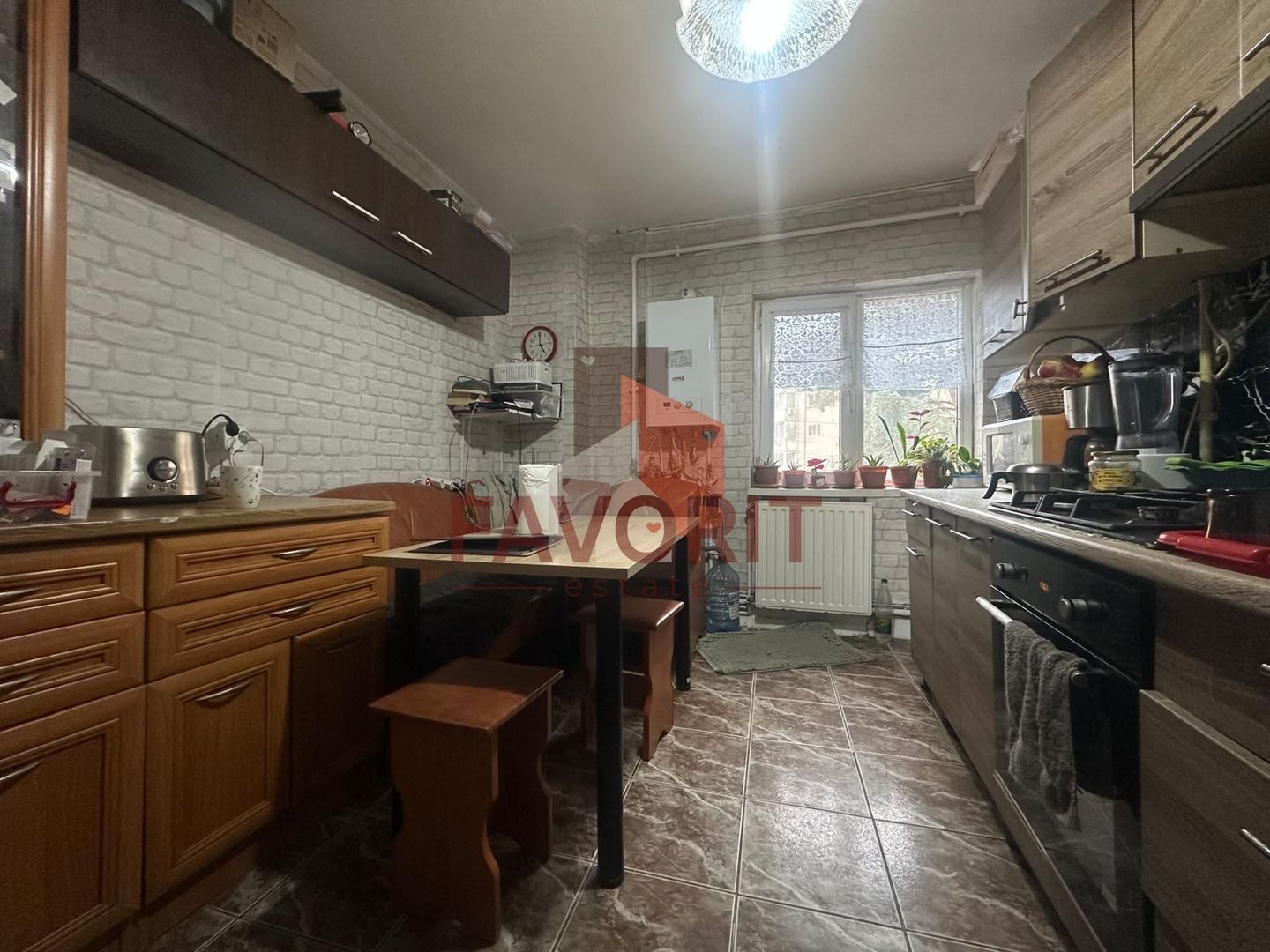 4 camere | COMISION 0 | centrala proprie | etaj 1 | decomandat | - Poză 3