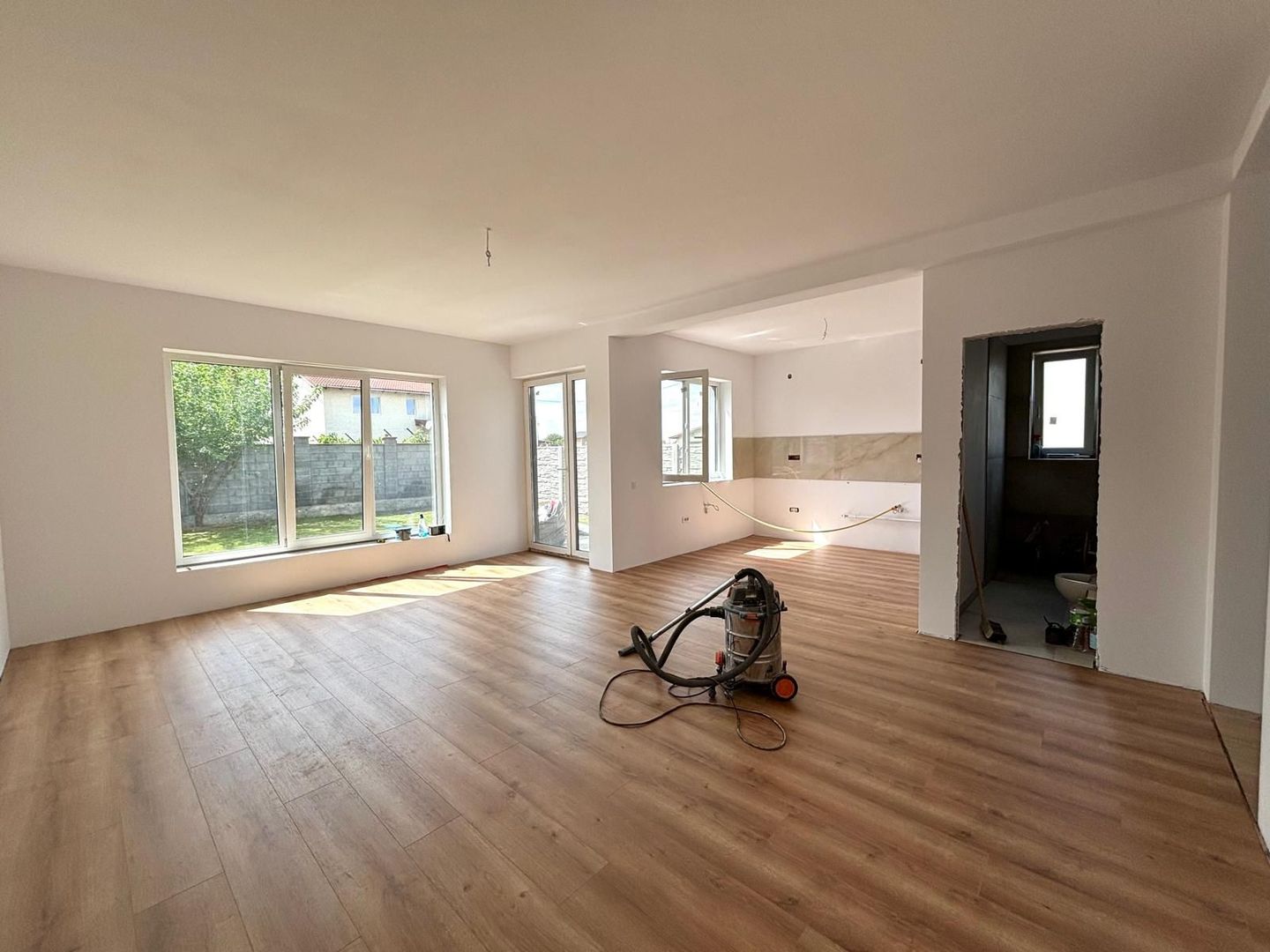 Duplex modern cu pozitie excelenta-Sacalaz - Poză 1